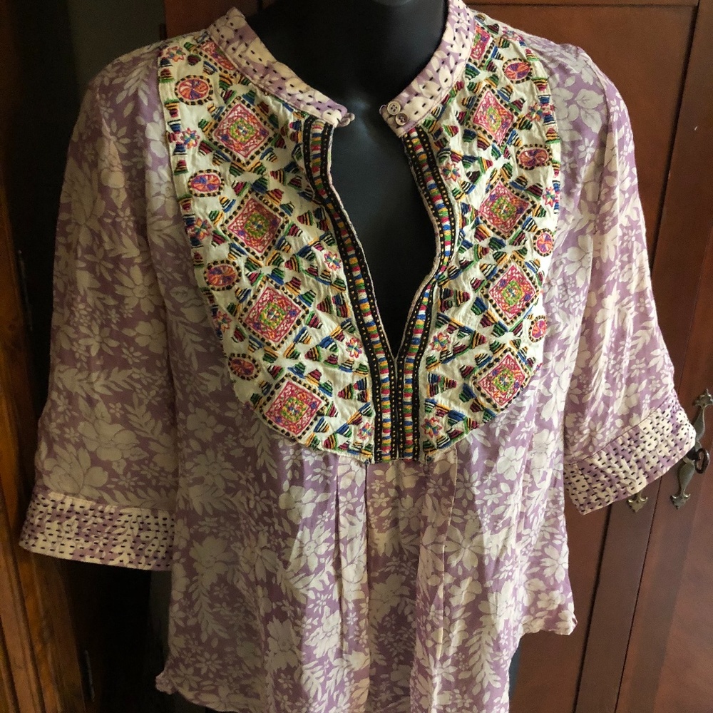 Common Thread Embroidered Top size Medium